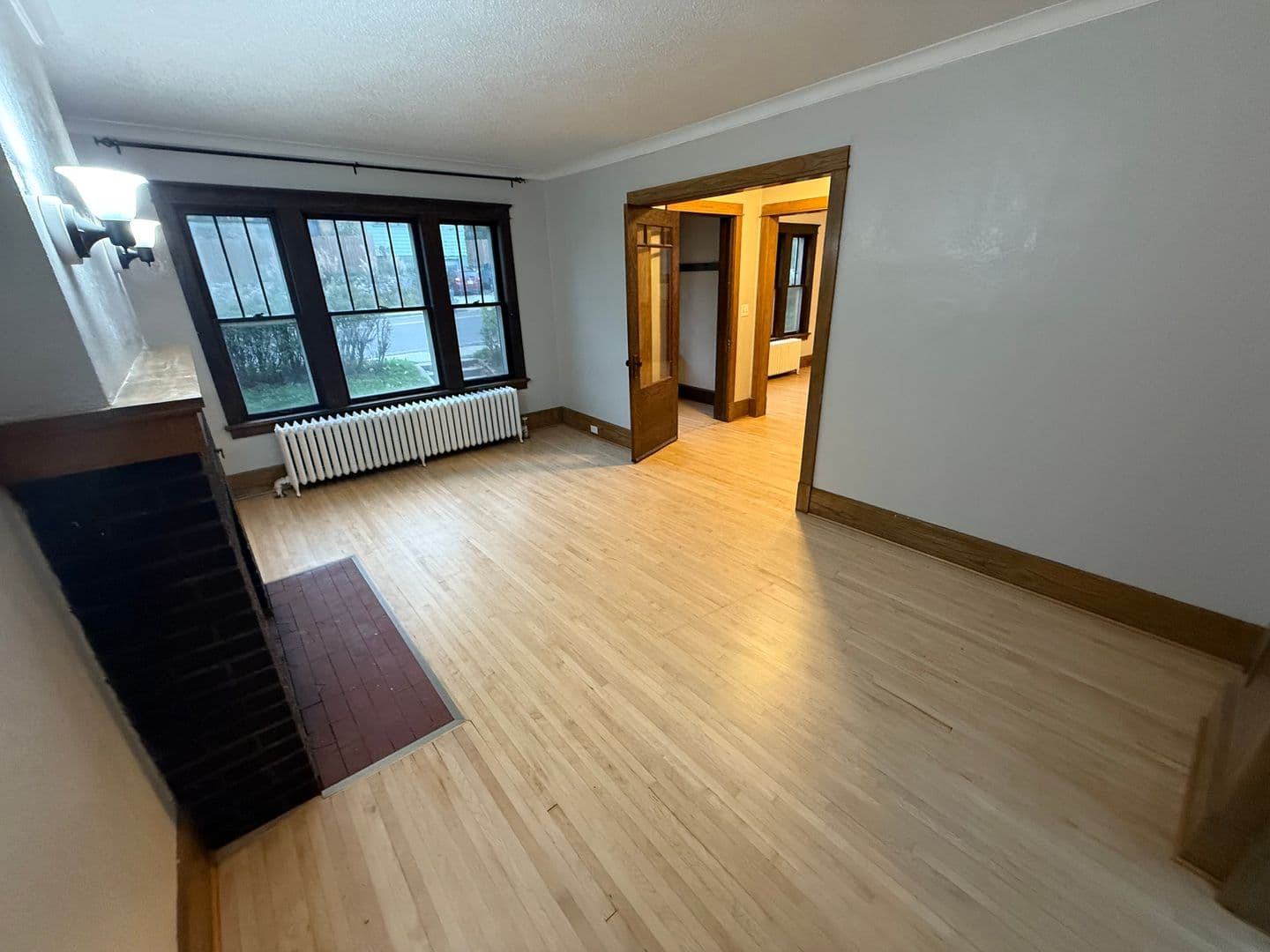 Duluth House: 1528 E 8th St
