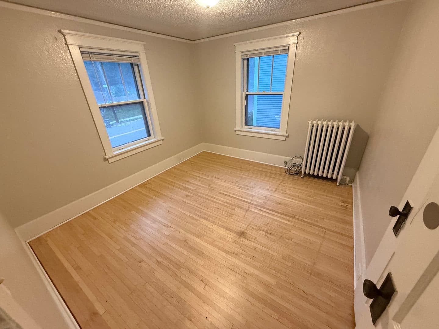 Duluth House: 1528 E 8th St
