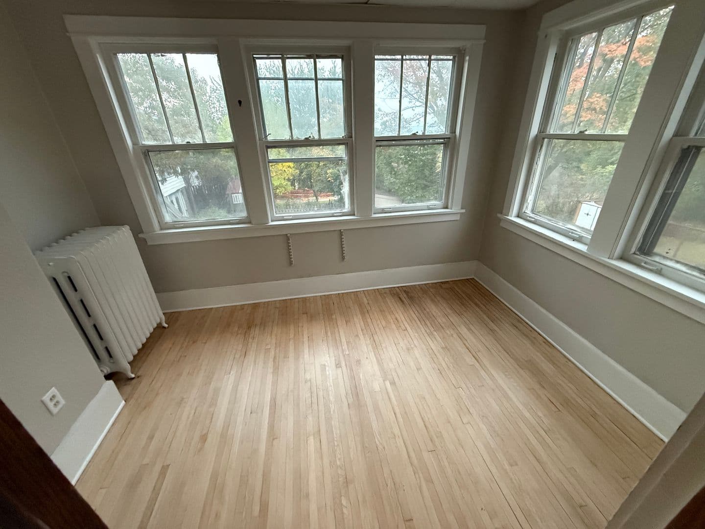 Duluth House: 1528 E 8th St