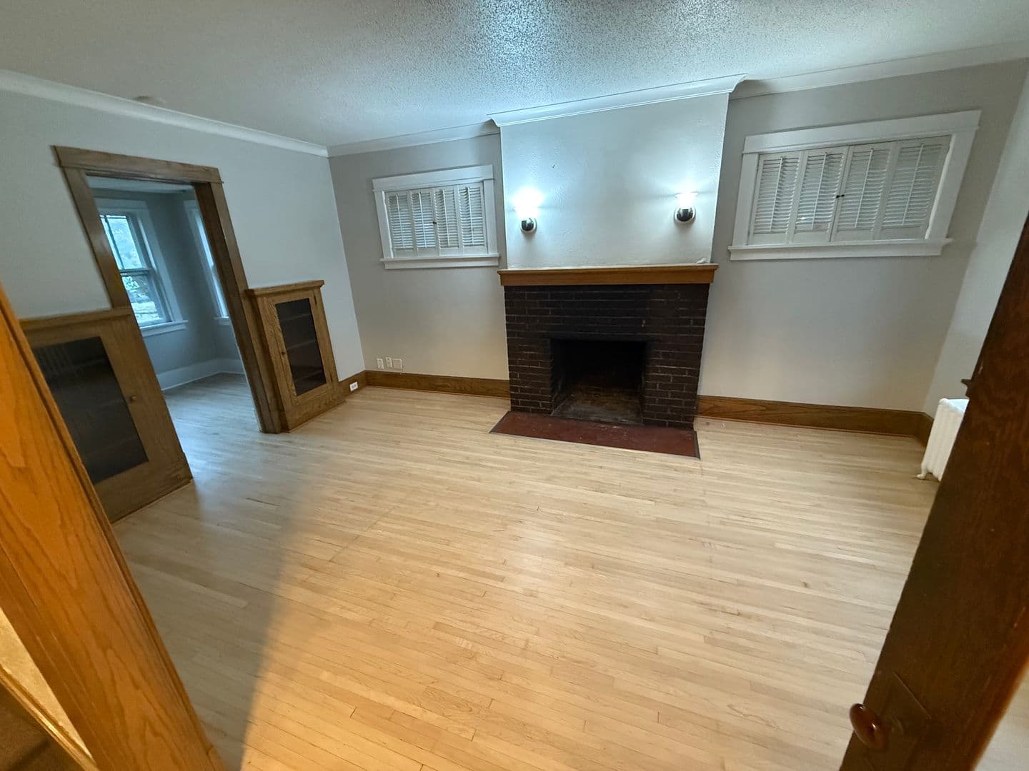 Duluth House: 1528 E 8th St