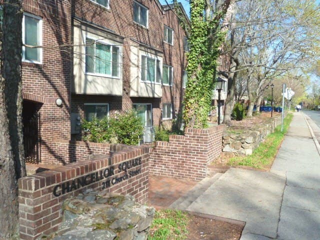 Chapel Hill House: 211 Church St. Unit A4