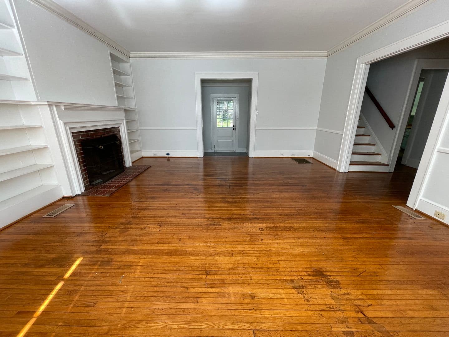 Chapel Hill House: 300 Chase Avenue