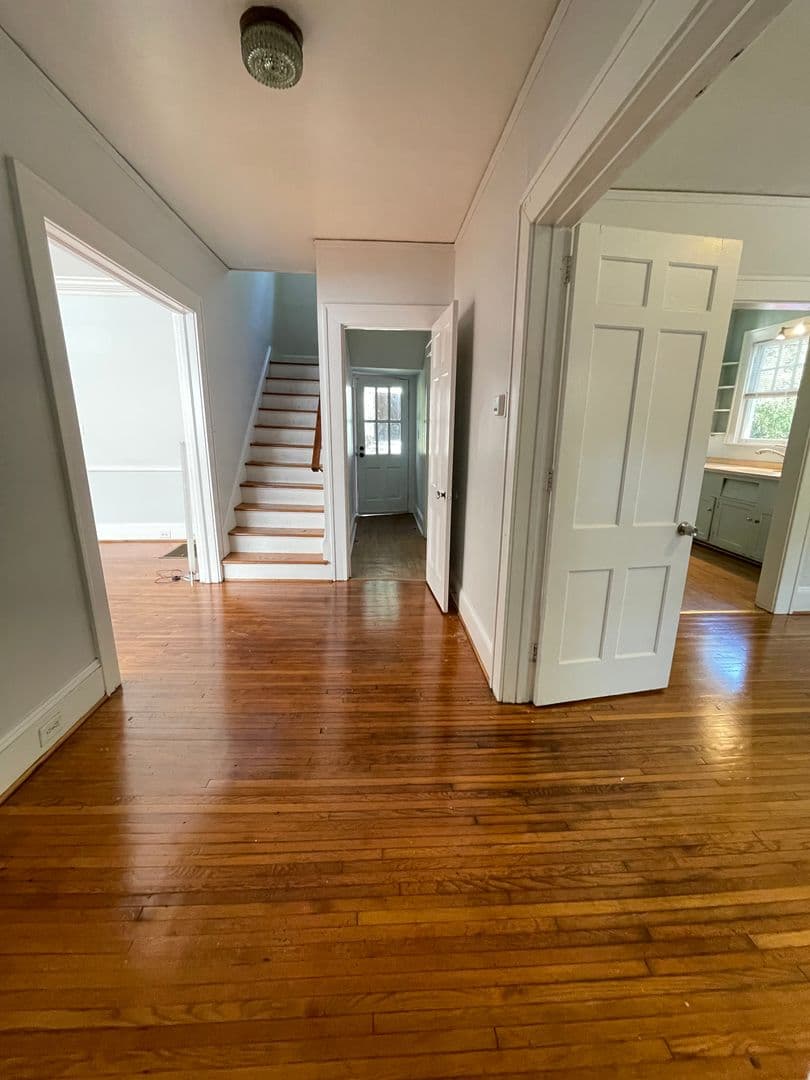 Chapel Hill House: 300 Chase Avenue