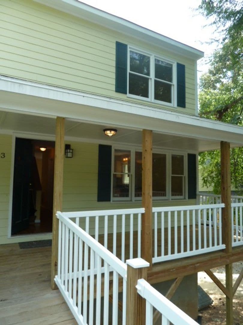 Chapel Hill House: 703-B Edwards St.