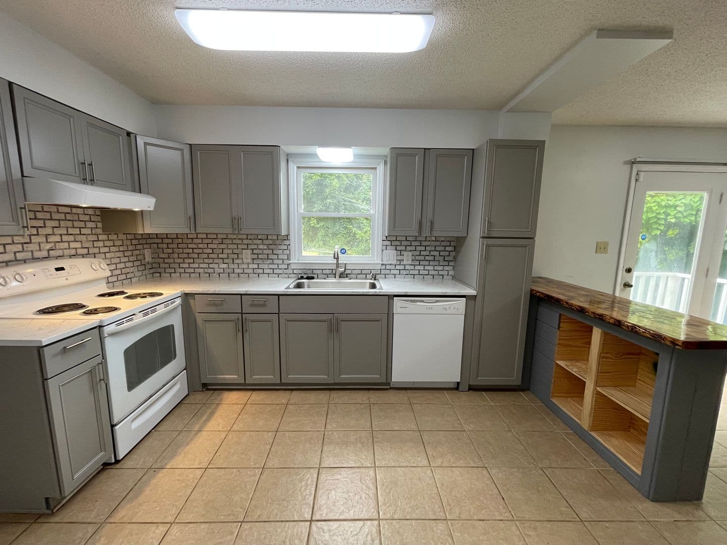 Chapel Hill House: 823 Old Pittsboro Road