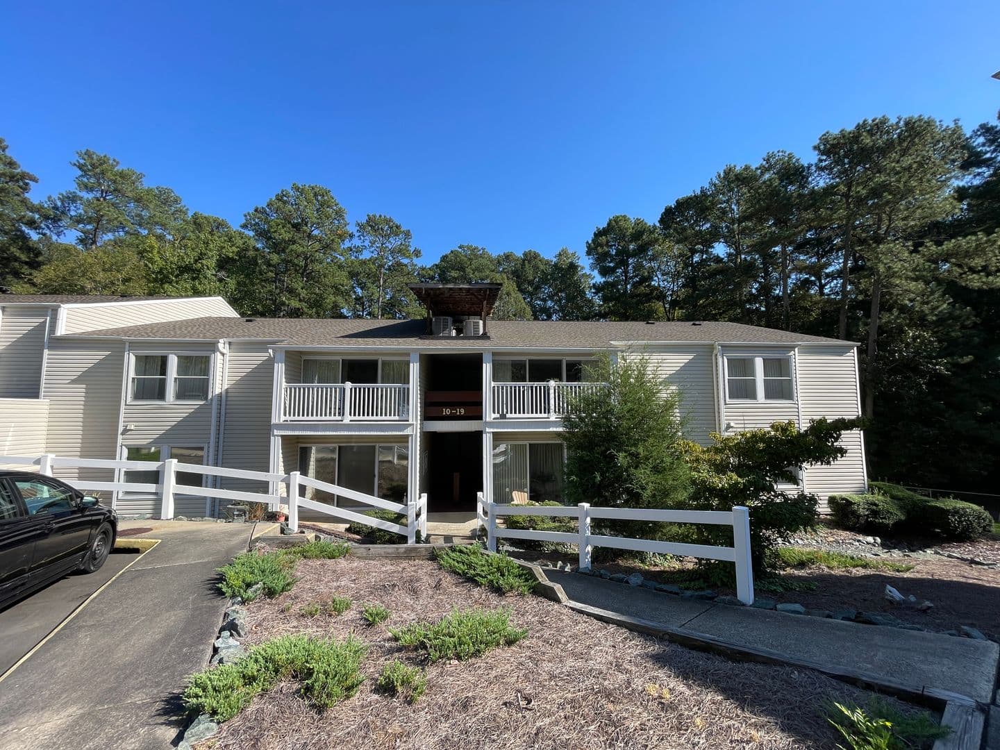 Chapel Hill House: 26 Holland Dr.