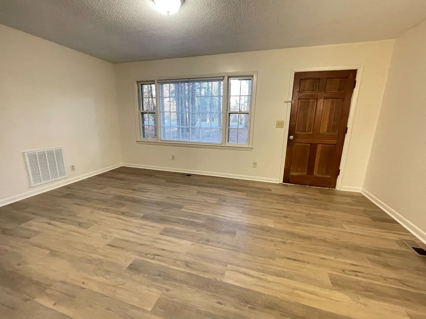 Pittsboro House: 848-B Old Graham Rd