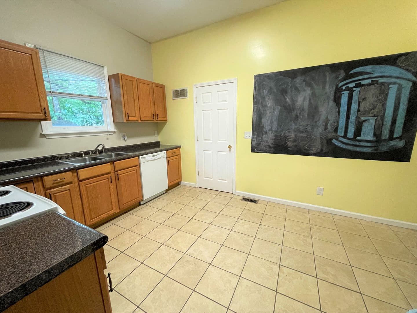Chapel Hill House: 400 McCauley Street