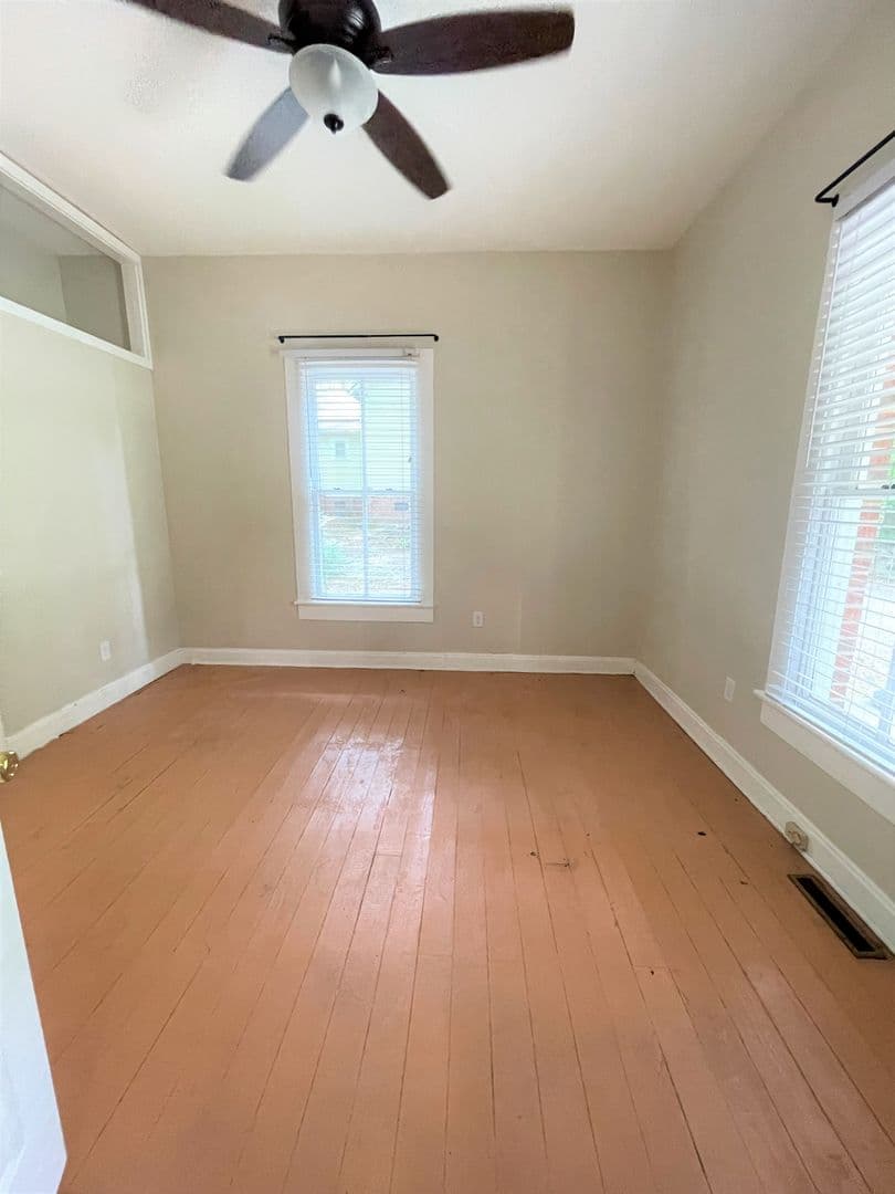 Chapel Hill House: 400 McCauley Street