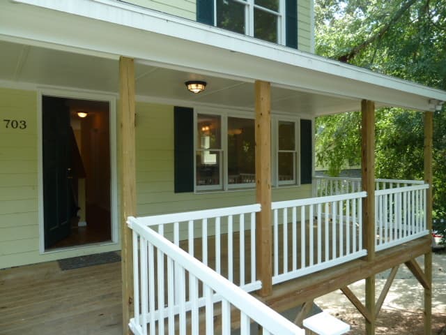 Chapel Hill House: 703-B Edwards St.
