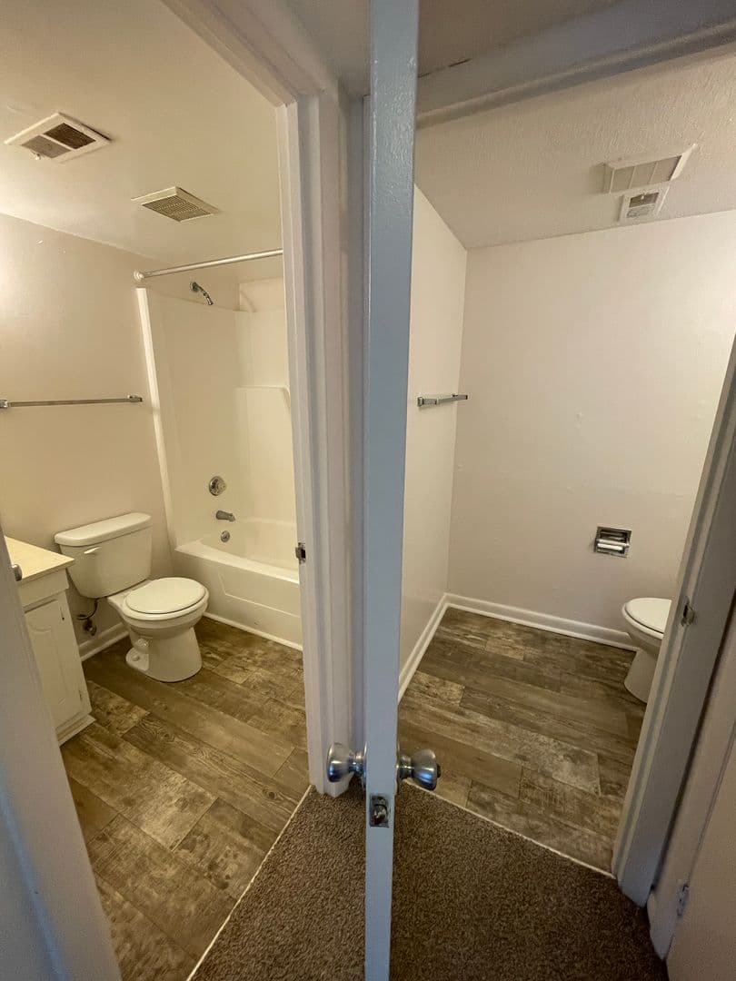 Chapel Hill Condo: 2 Holland Dr.