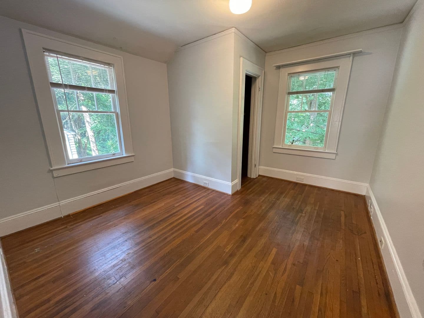 Chapel Hill House: 300 Chase Avenue