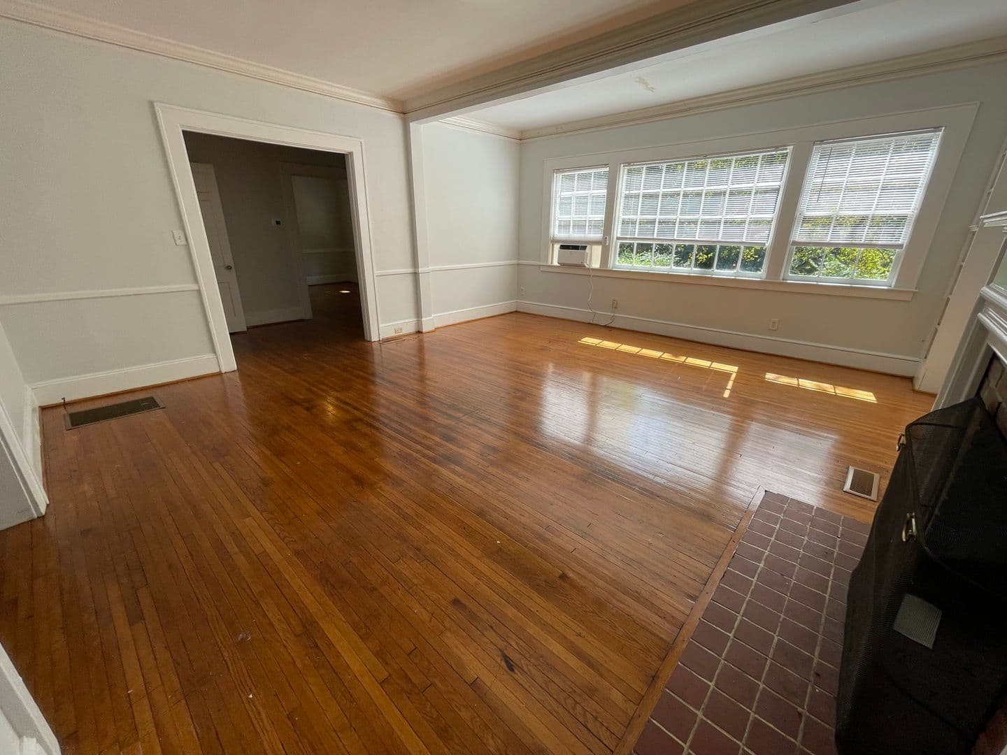 Chapel Hill House: 300 Chase Avenue