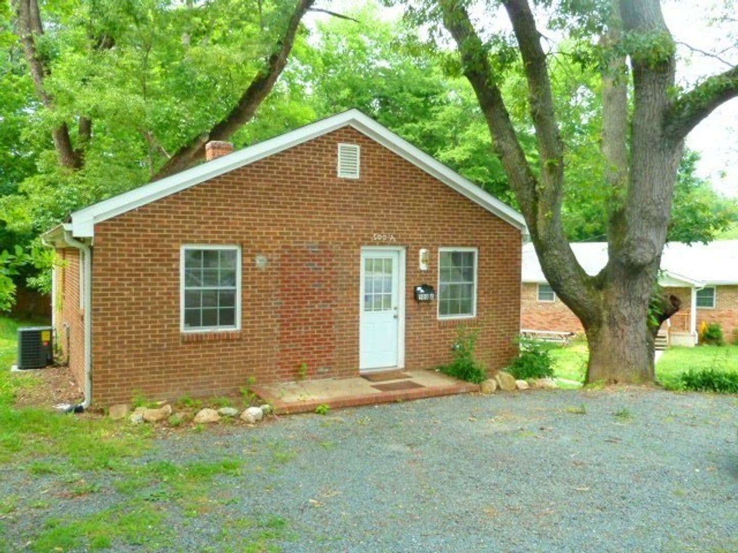 Chapel Hill House: 500 Whitaker St