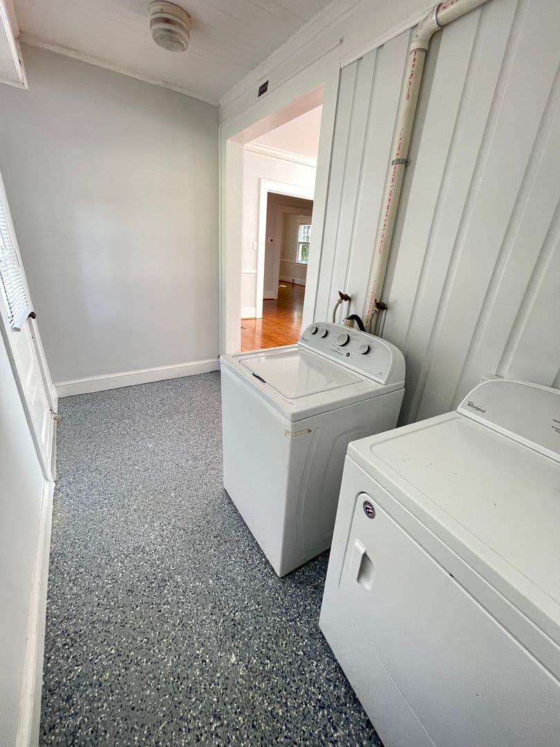 Chapel Hill House: 300 Chase Avenue