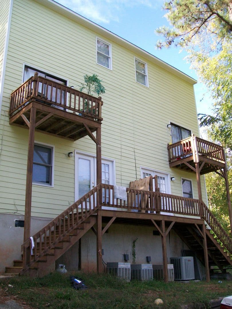 Chapel Hill House: 703-A Edwards St.