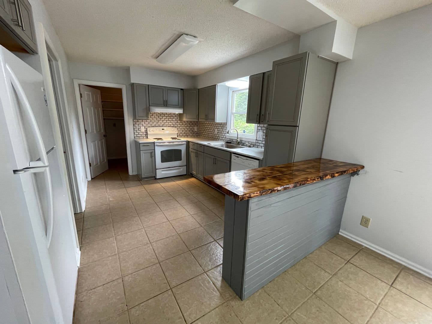Chapel Hill House: 823 Old Pittsboro Road