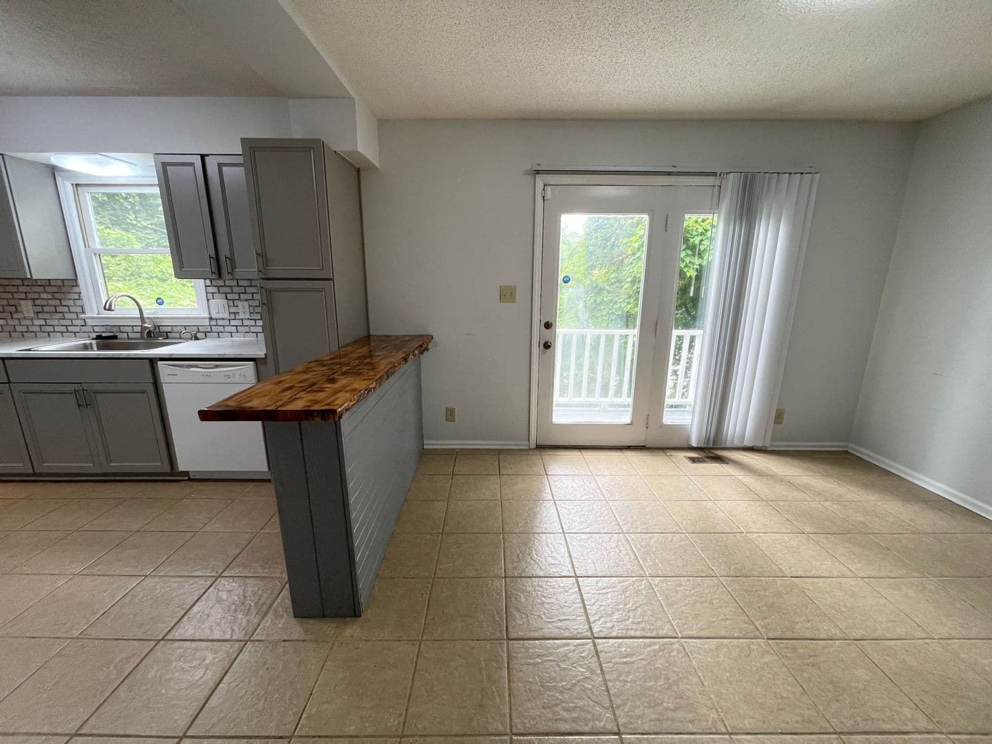 Chapel Hill House: 823 Old Pittsboro Road