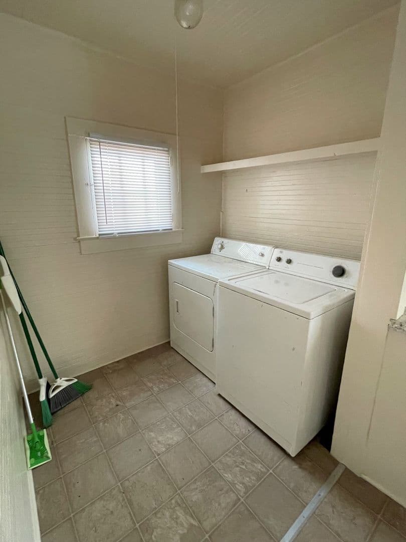 Chapel Hill House: 506A Cameron Avenue