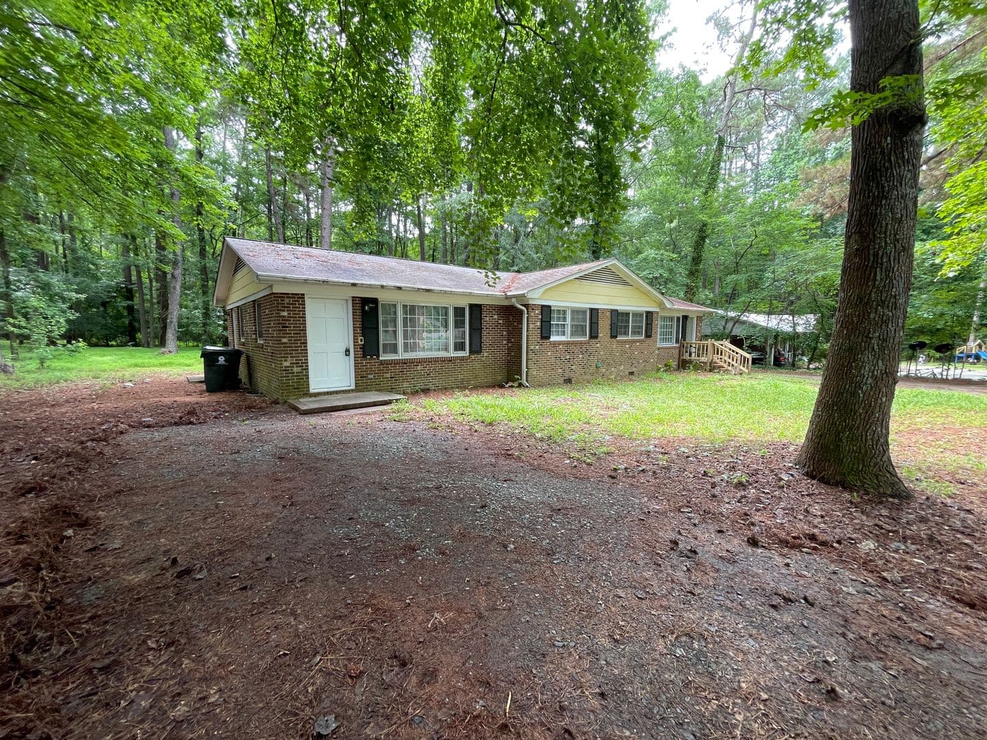 Pittsboro House: 848-B Old Graham Rd