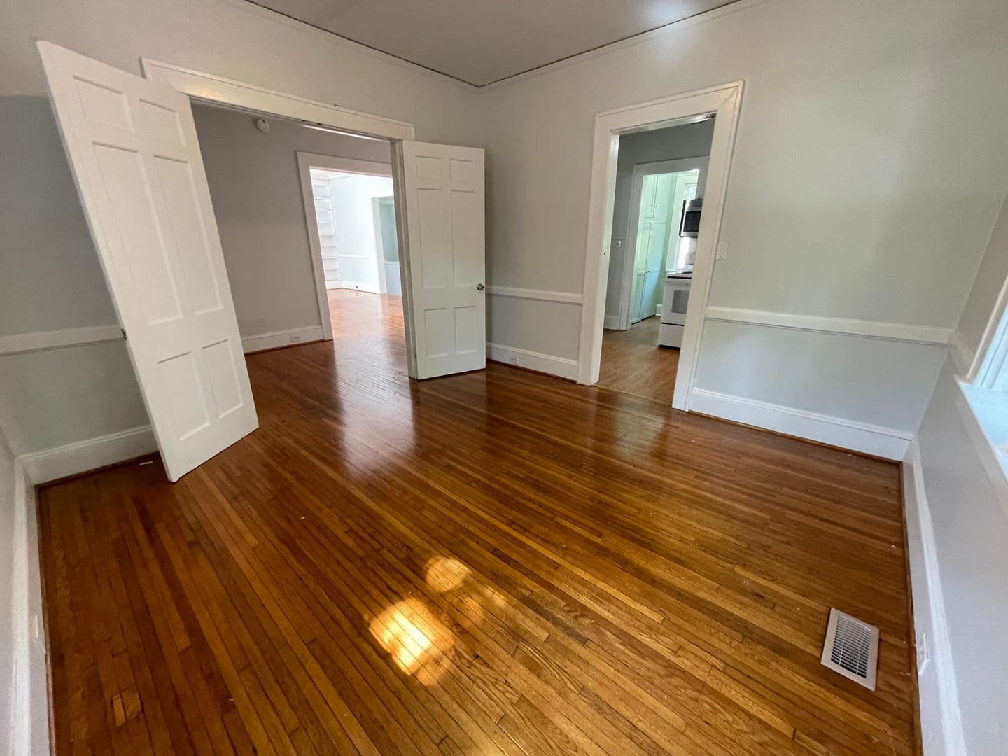 Chapel Hill House: 300 Chase Avenue