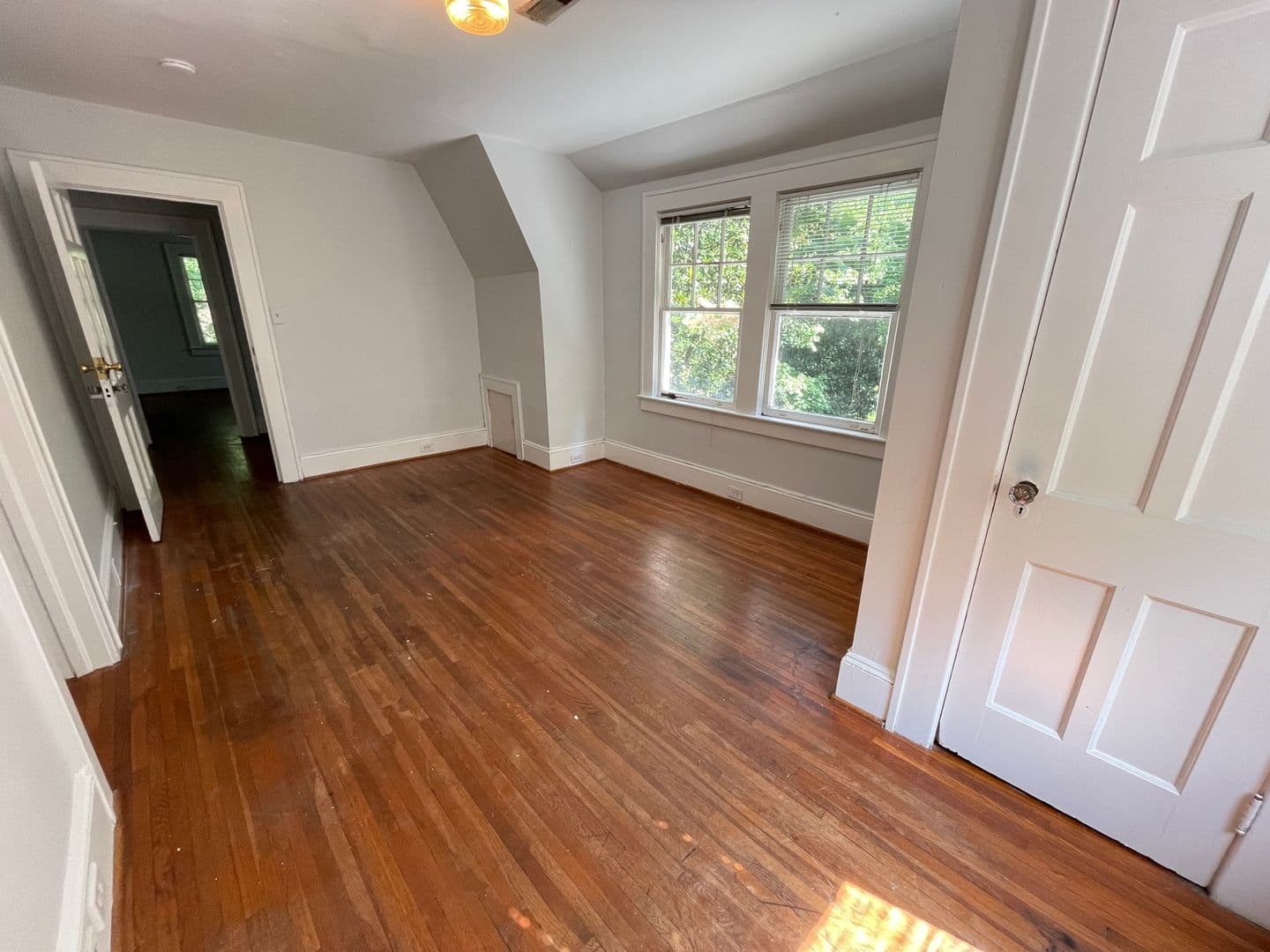 Chapel Hill House: 300 Chase Avenue