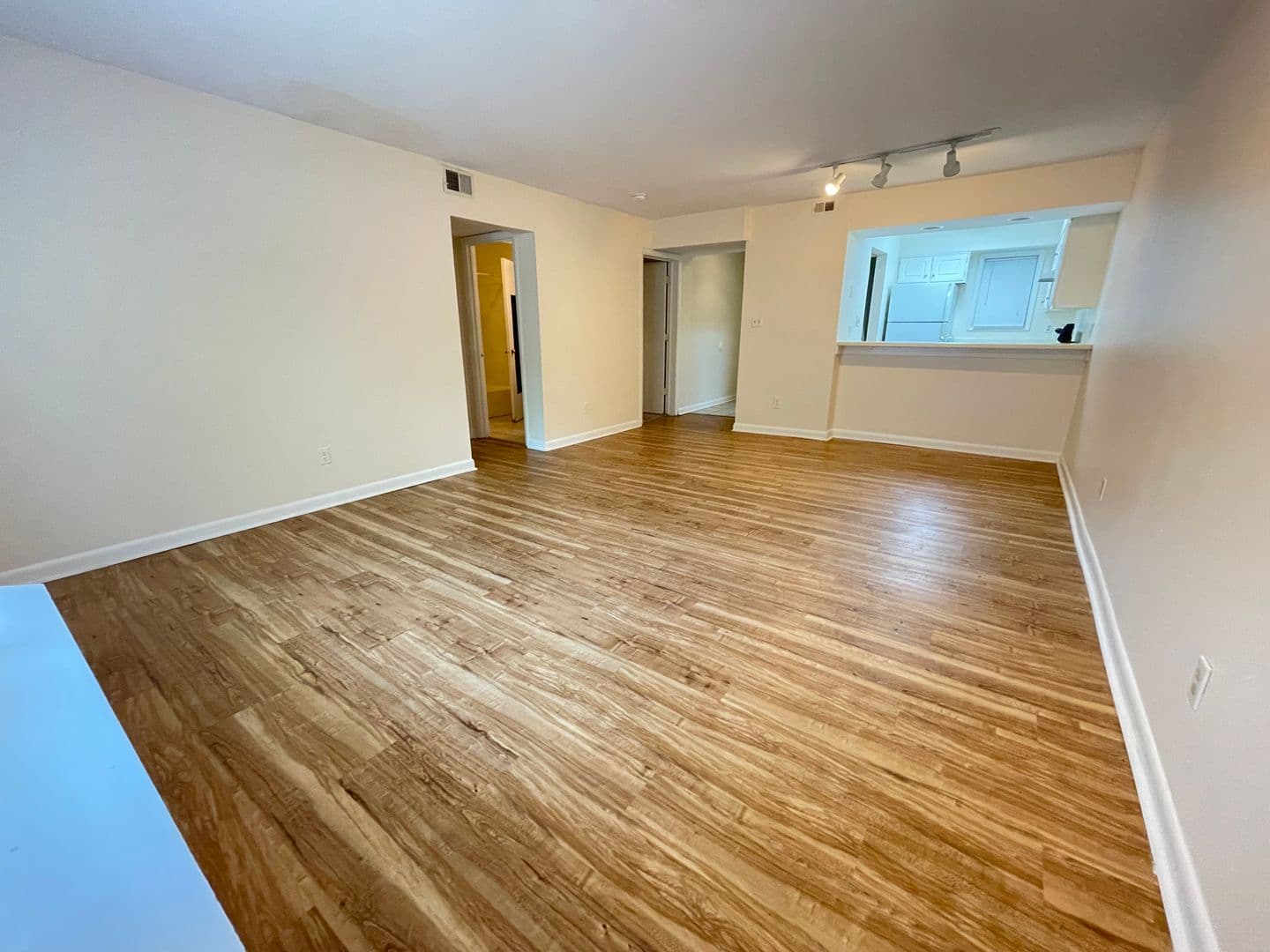 Chapel Hill House: 211 Church St. Unit A4