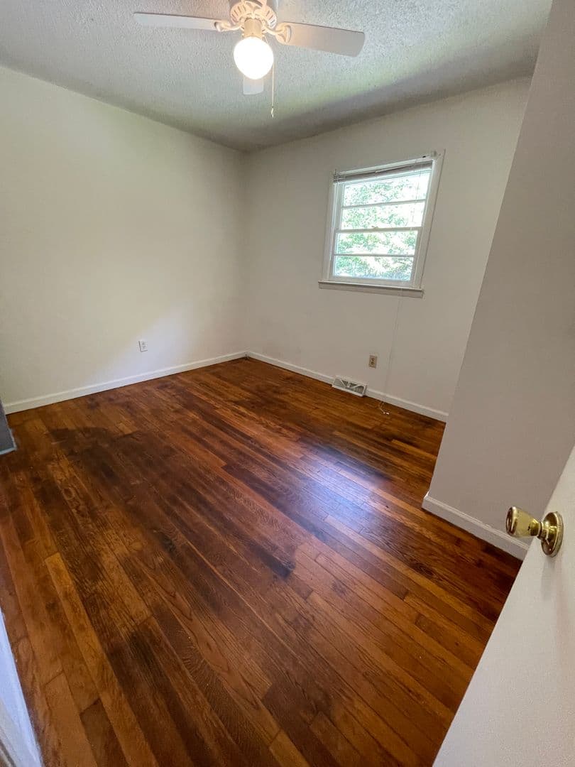 Chapel Hill House: 322 Brooks Street