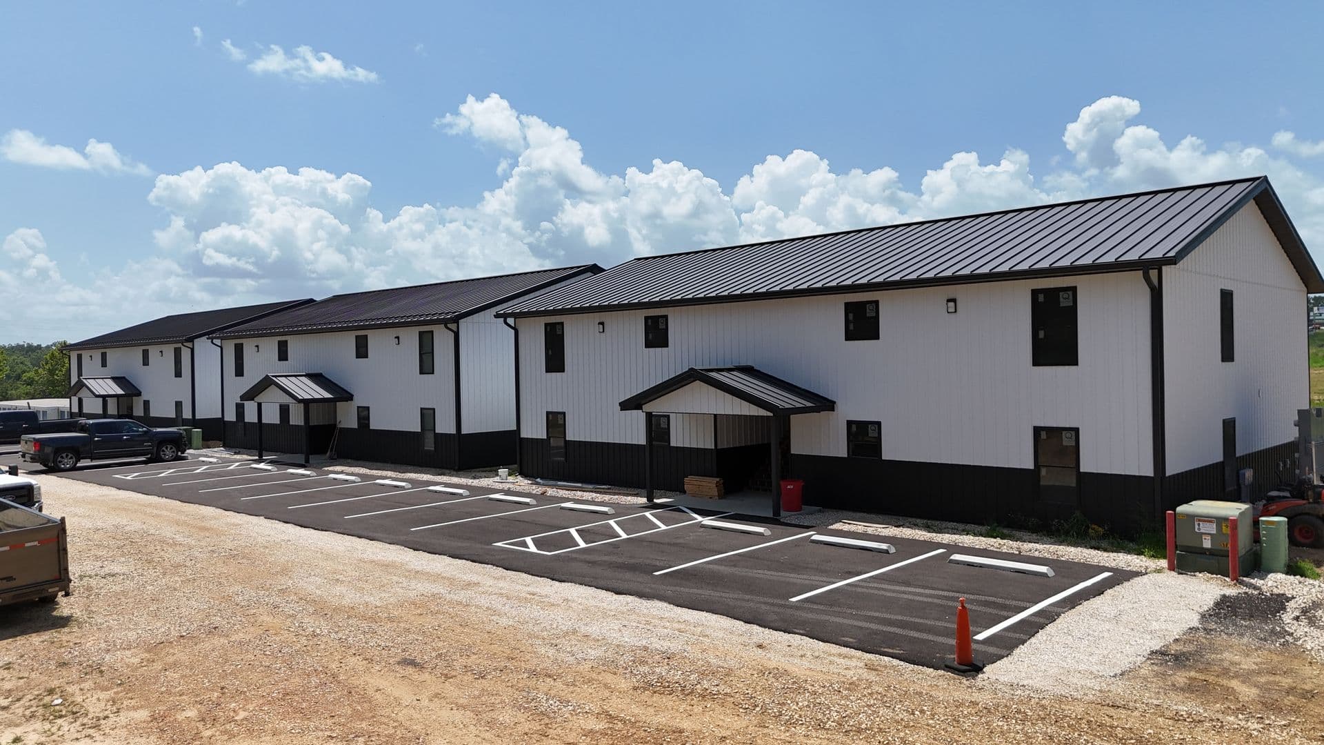 Laurie Apartment: 101 N. Fairgrounds Road