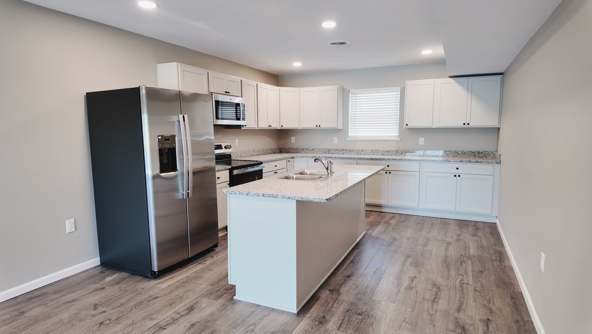 Laurie Apartment: 101 N. Fairgrounds Road