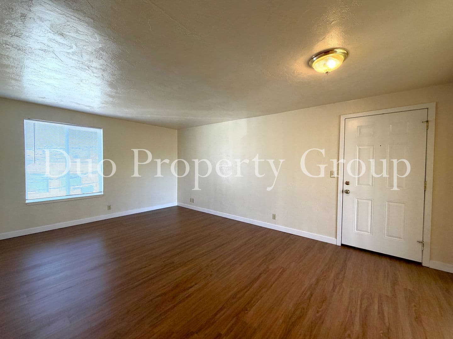 Eugene Apartment: 1526 Willamette Alley / 58 W 15th Ave