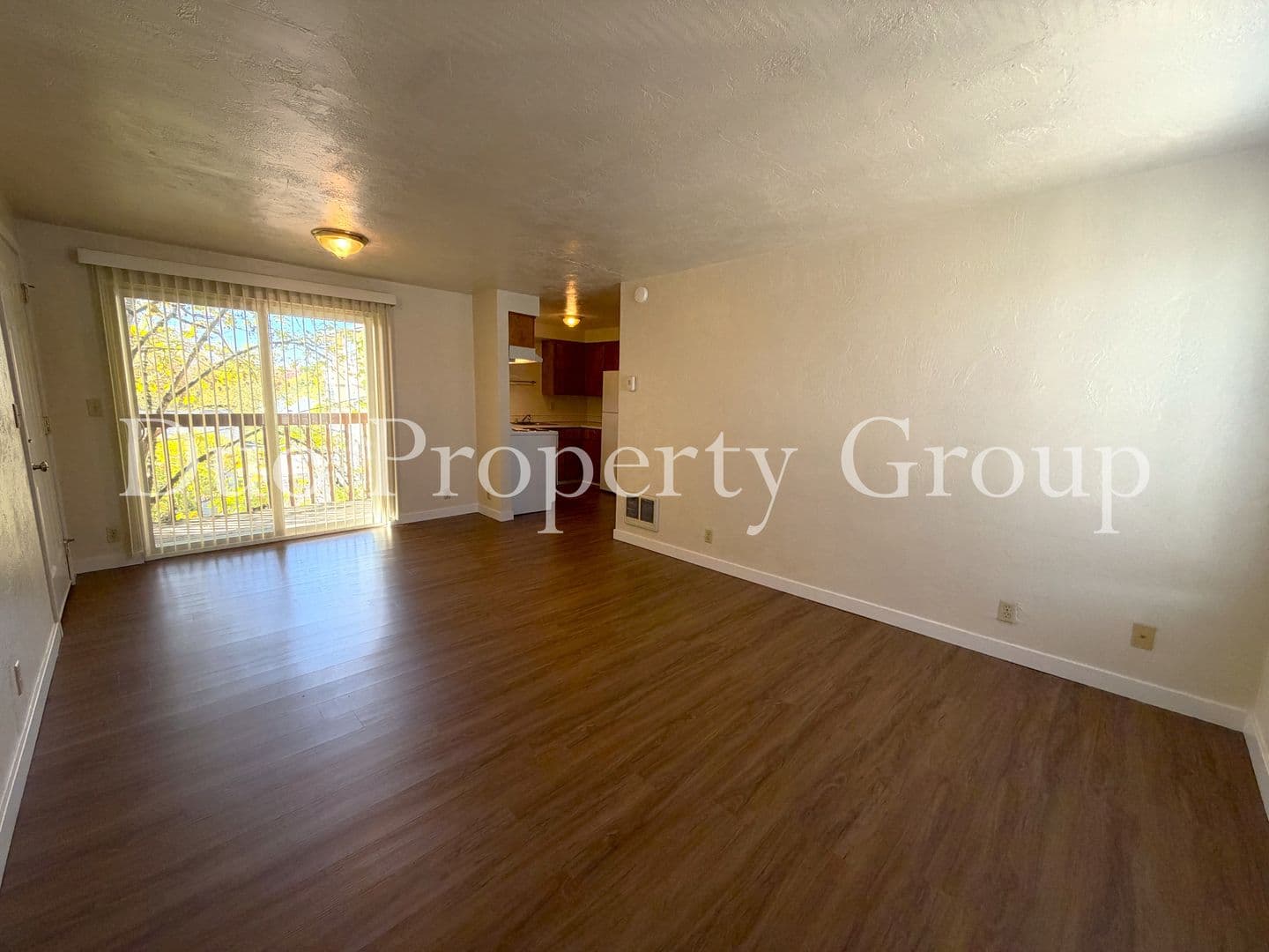 Eugene Apartment: 1526 Willamette Alley / 58 W 15th Ave