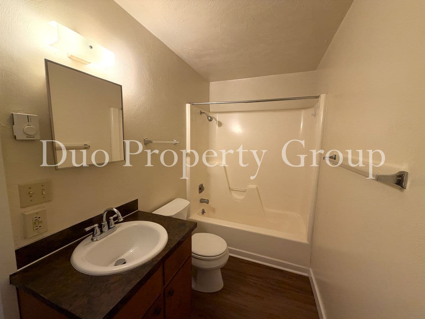 Eugene Apartment: 1526 Willamette Alley / 58 W 15th Ave
