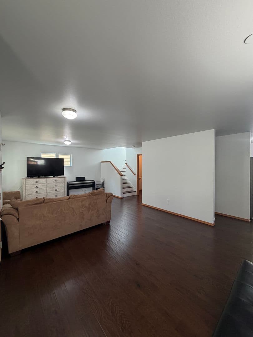 DuPont House: 1479 Burnside Place