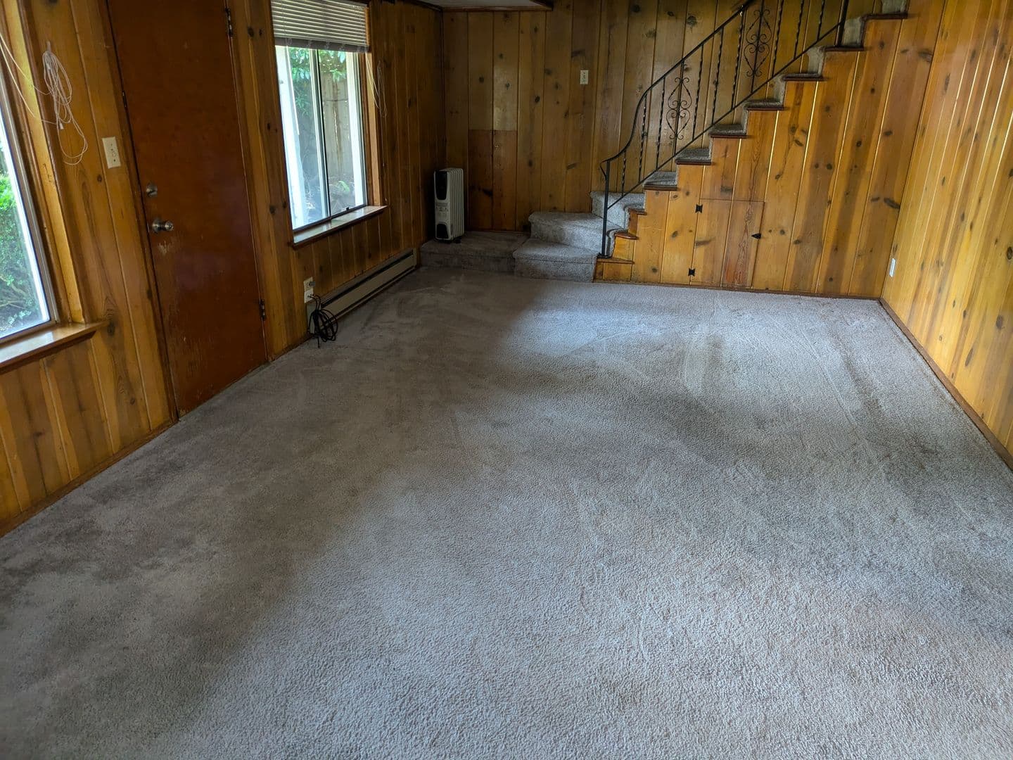 Lakewood House: 10121 Lake Steilacoom Dr