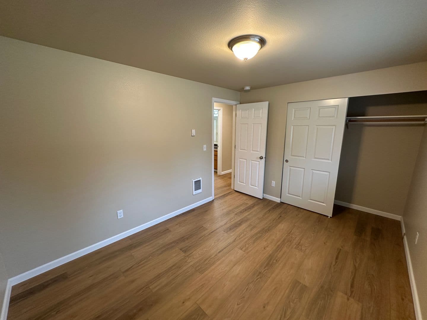 Lakewood House: 8714 Veterans Dr SW