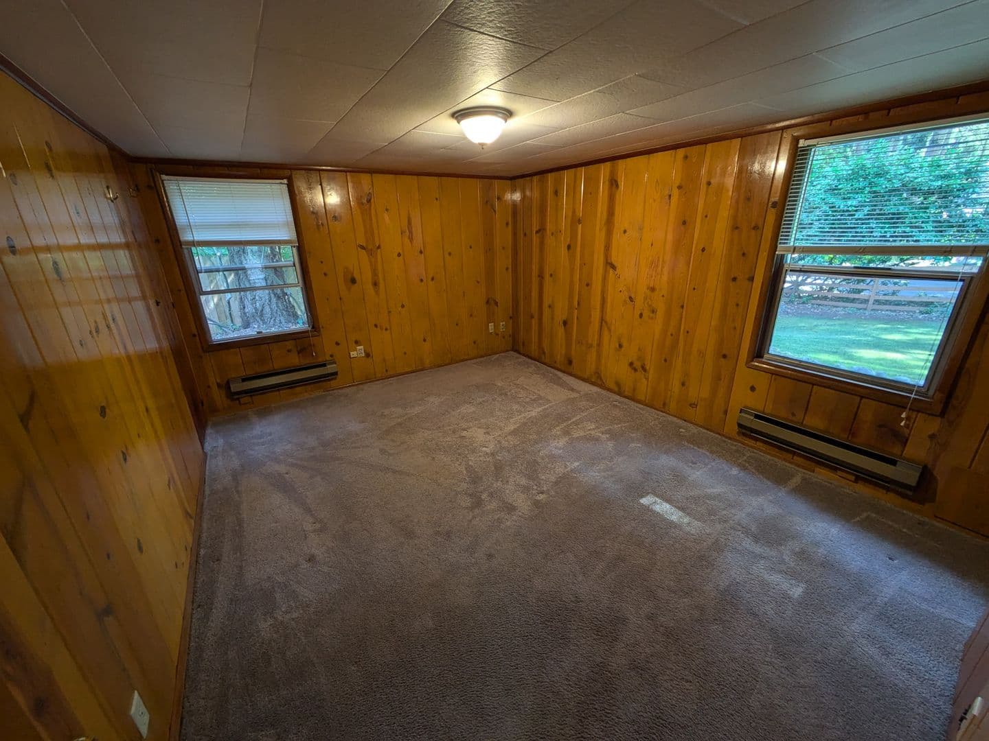 Lakewood House: 10121 Lake Steilacoom Dr