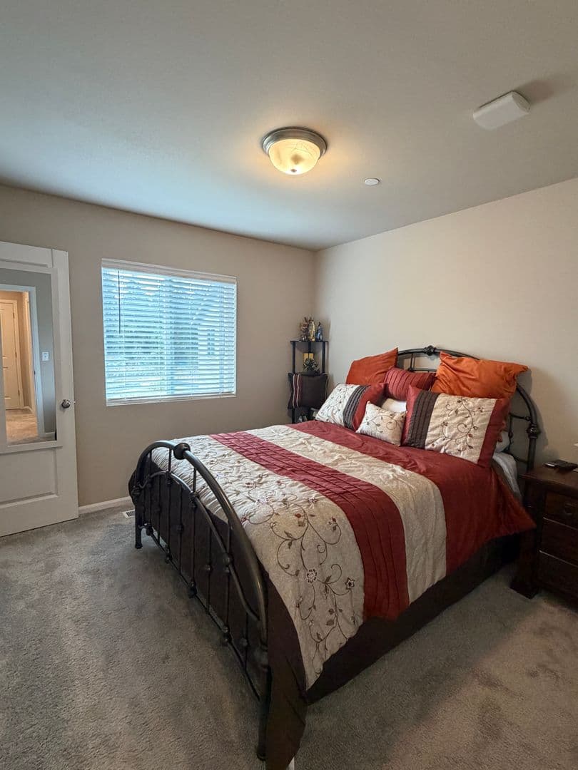 DuPont House: 1110 Swan Loop