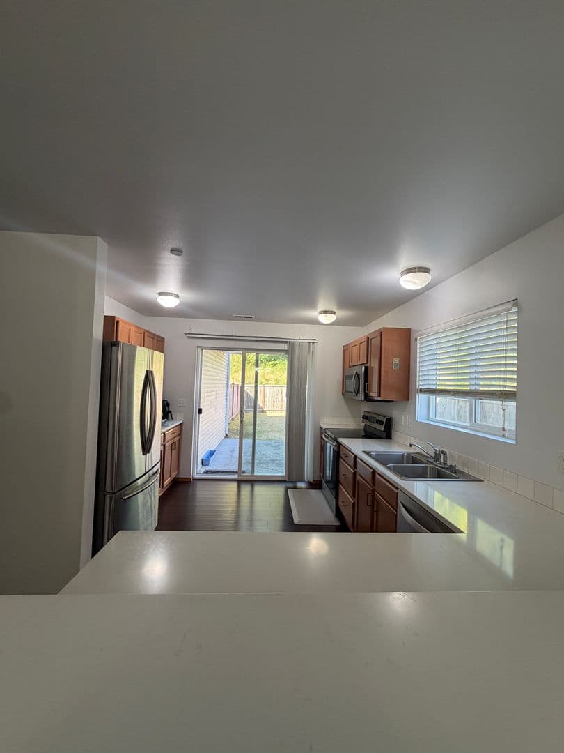 DuPont House: 1479 Burnside Place