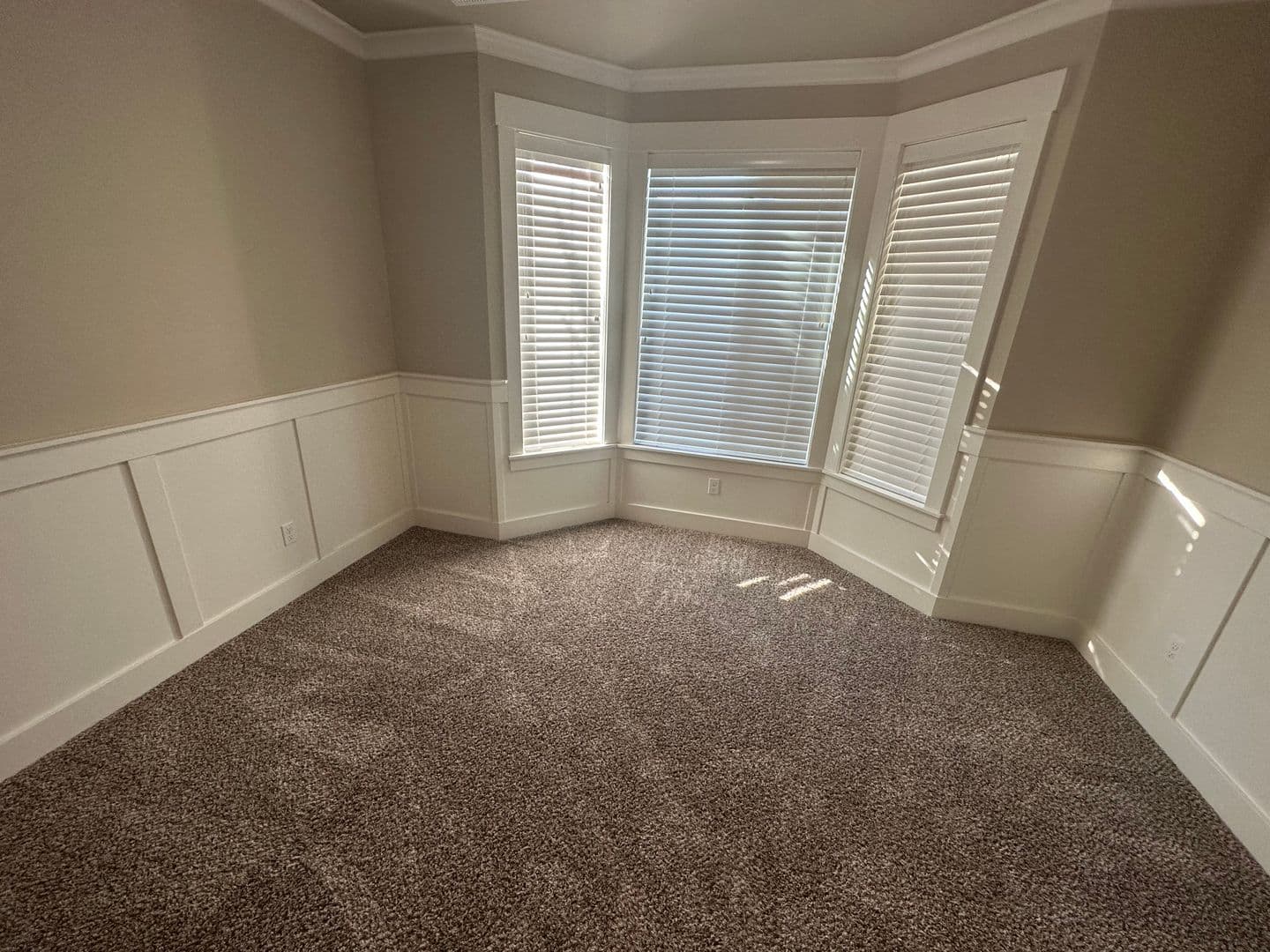 Roy House: 3305 291st St S