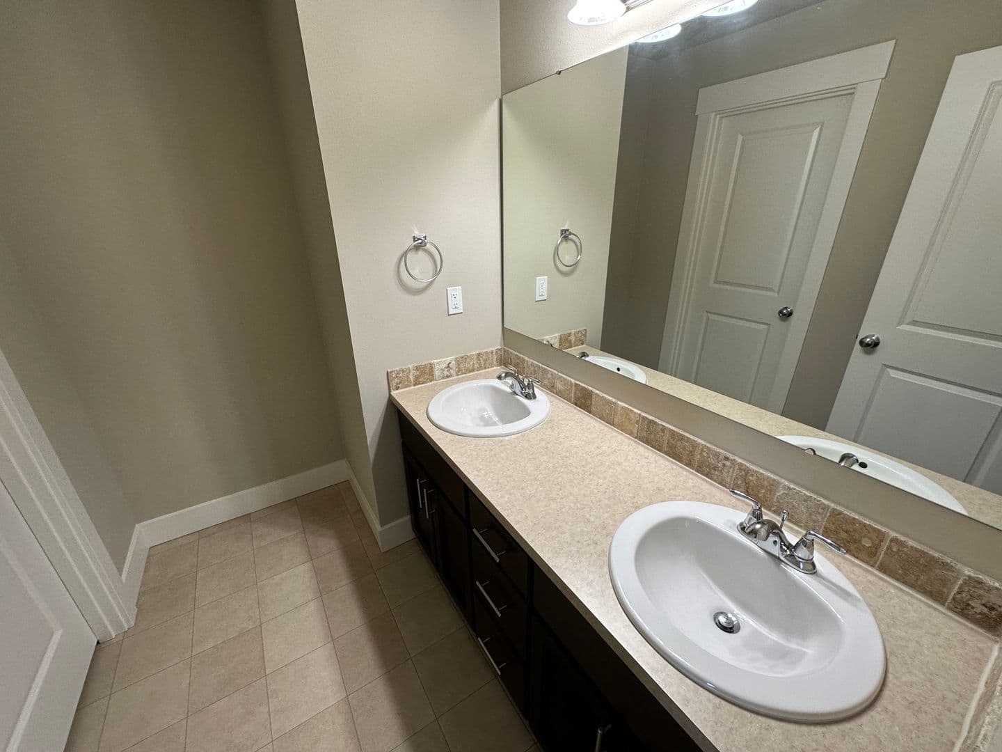 Roy House: 3305 291st St S