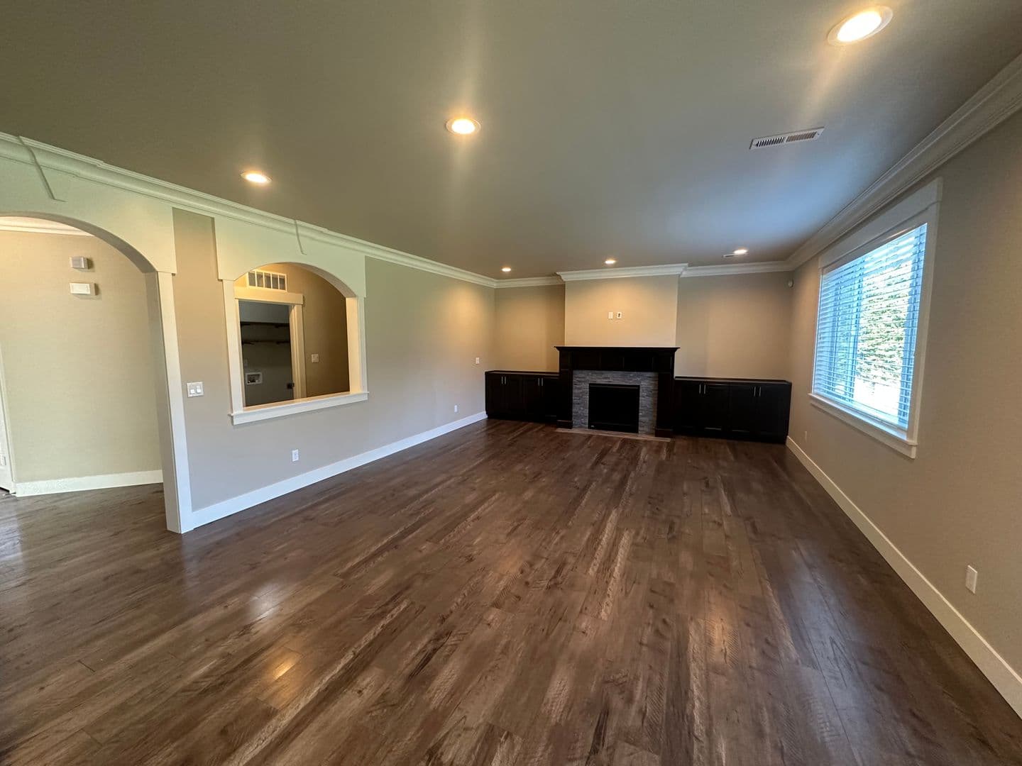 Roy House: 3305 291st St S