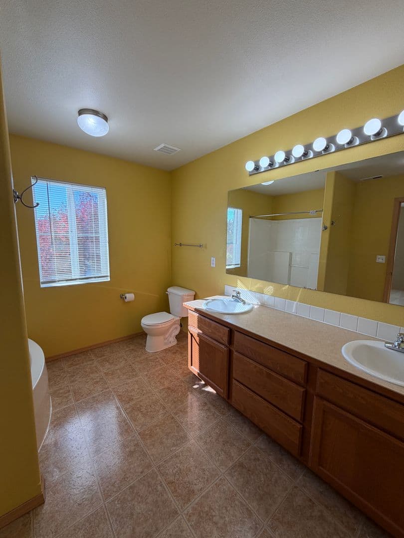 DuPont House: 2320 Simmons Street Unit B
