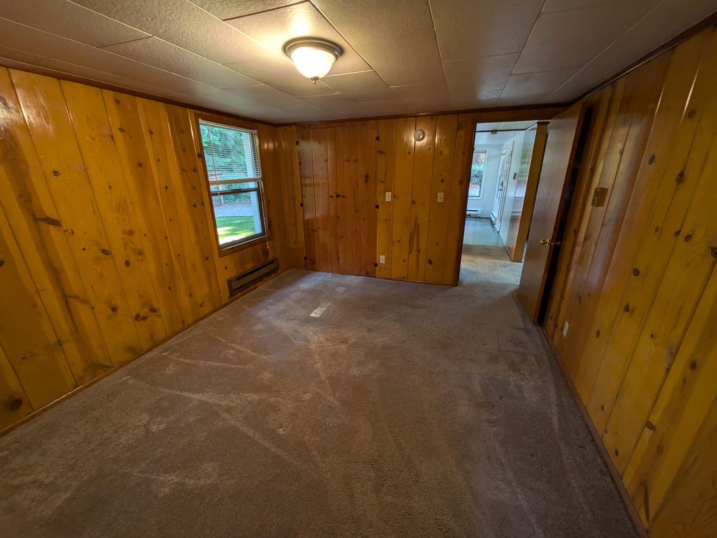 Lakewood House: 10121 Lake Steilacoom Dr