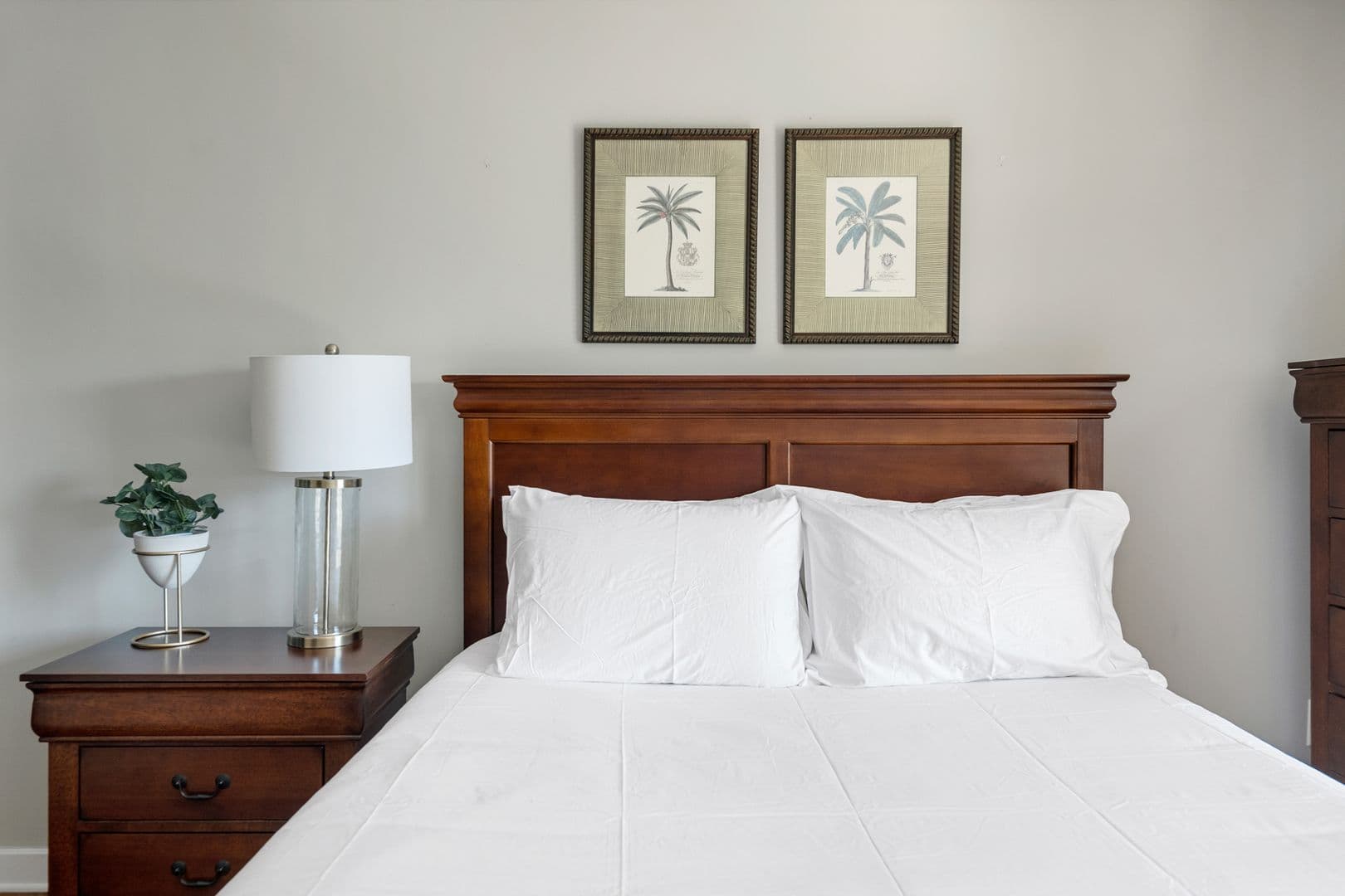 Charleston House: 32 Vendue Range
