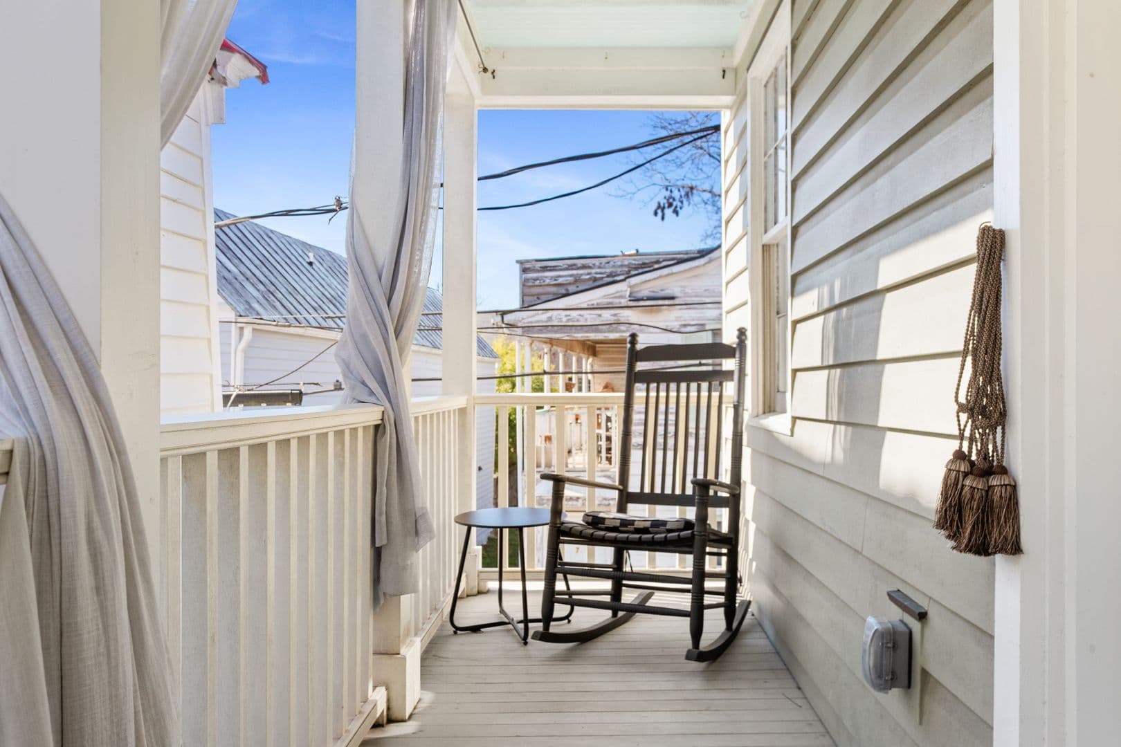 Charleston House: 10 Sires street