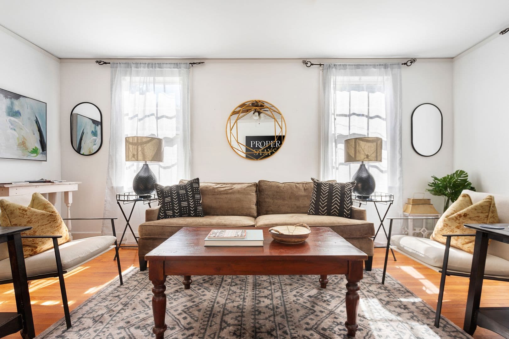 Charleston House: 20 Dunnemann Avenue