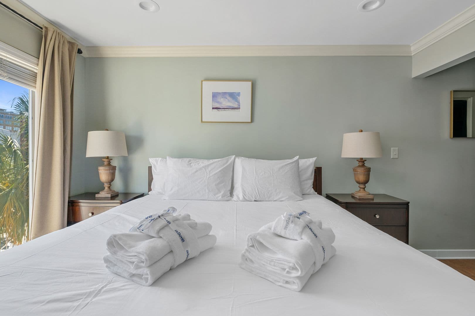 Charleston House: 32 Vendue Range
