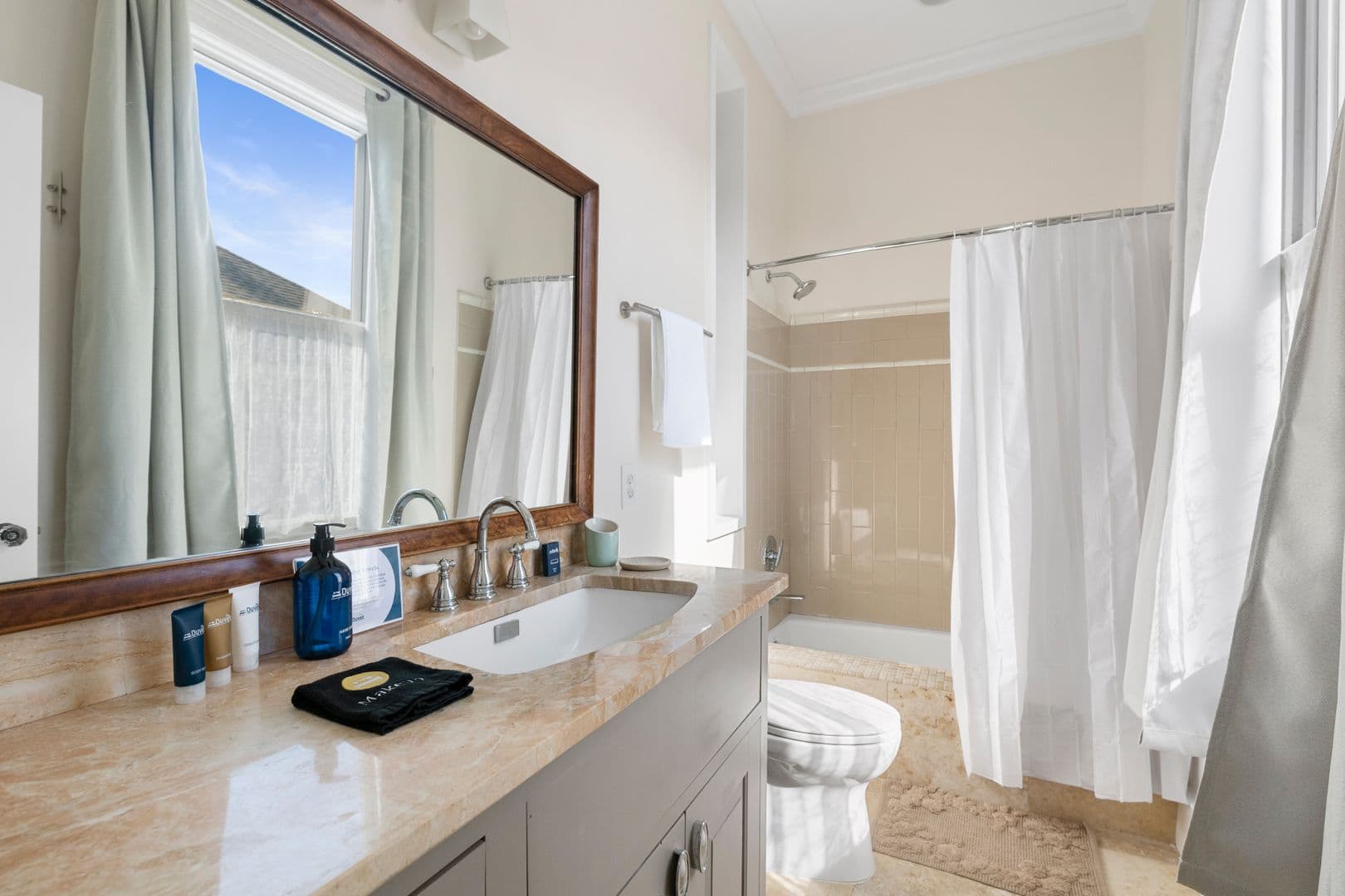 Charleston House: 703 King Street Unit B