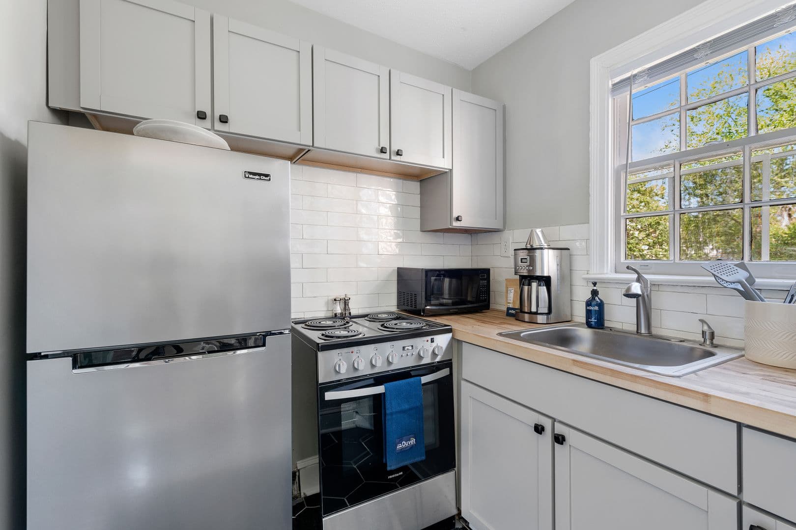 Charleston House: 49 Radcliffe Street